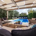 Mirakul Apartman Sukosan